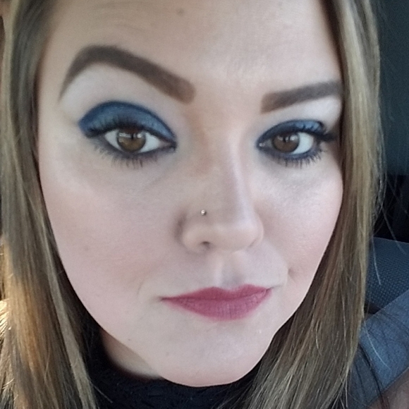 Meet your Posher, Sabrina - Picture 1 of 1